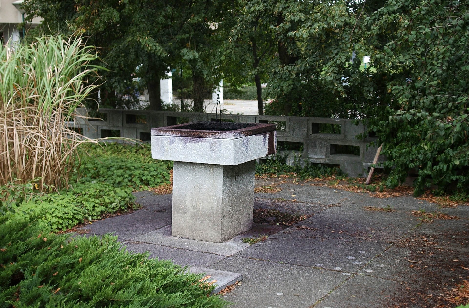 Dirty Fountain by Polish artist Monika Sosnowska